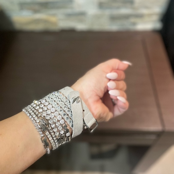 🌟Swarovski slake bracelet Gray 🌟 - Picture 5 of 5